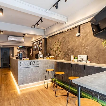 Snoozzze Hostel ใกล้รถไฟฟ้า ย่านบางรัก (Adults Only) Bangkok Luaran gambar