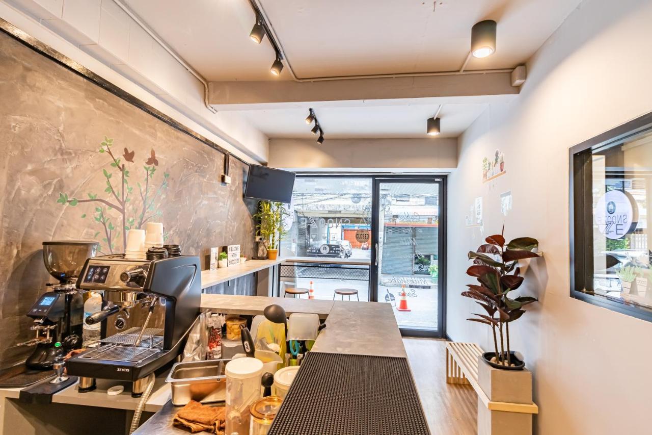 Snoozzze Hostel ใกล้รถไฟฟ้า ย่านบางรัก (Adults Only) Bangkok Luaran gambar