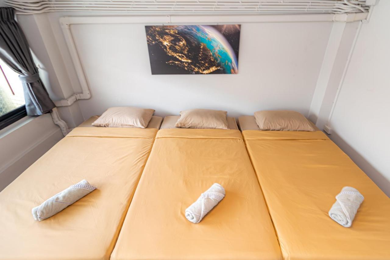 Snoozzze Hostel ใกล้รถไฟฟ้า ย่านบางรัก (Adults Only) Bangkok Luaran gambar
