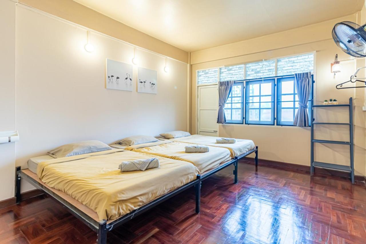 Snoozzze Hostel ใกล้รถไฟฟ้า ย่านบางรัก (Adults Only) Bangkok Luaran gambar
