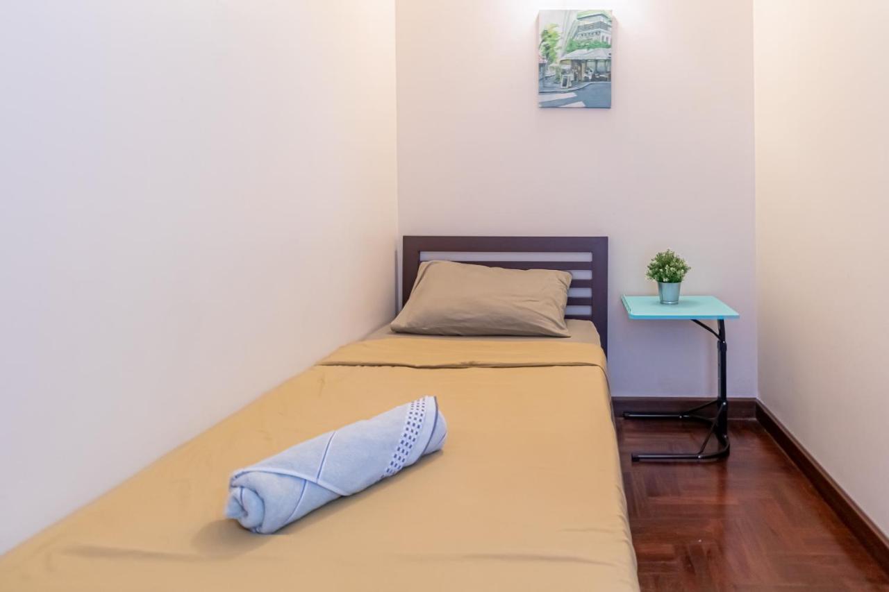 Snoozzze Hostel ใกล้รถไฟฟ้า ย่านบางรัก (Adults Only) Bangkok Luaran gambar