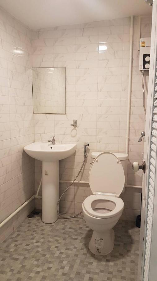 Snoozzze Hostel ใกล้รถไฟฟ้า ย่านบางรัก (Adults Only) Bangkok Luaran gambar